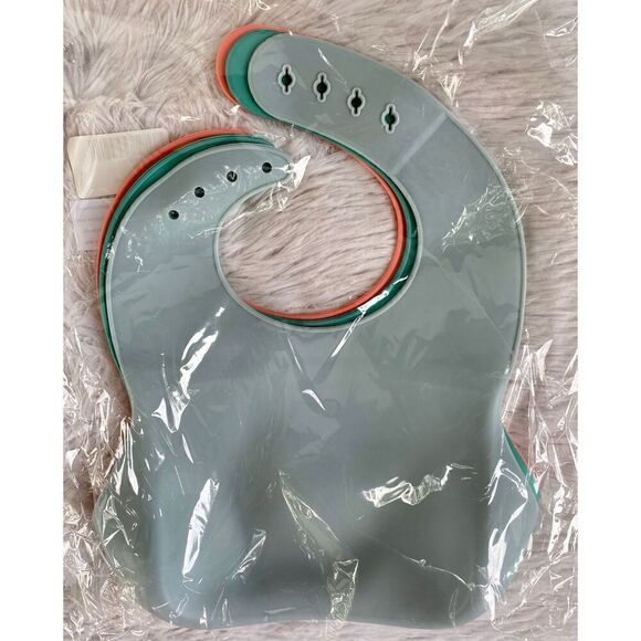 NWT Baby Wiggle Set Of 3 Unisex Silicone Bibs With Food Pouch/Catcher - Picture 5 of 9